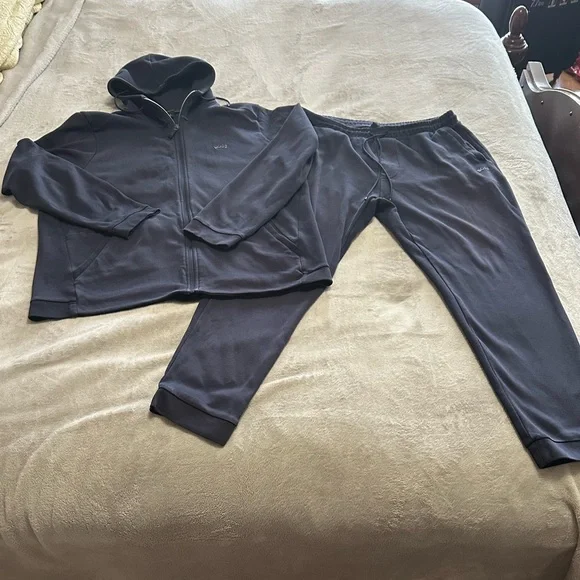 Boss Navy Jacket ant jogger - Picture 2 of 16